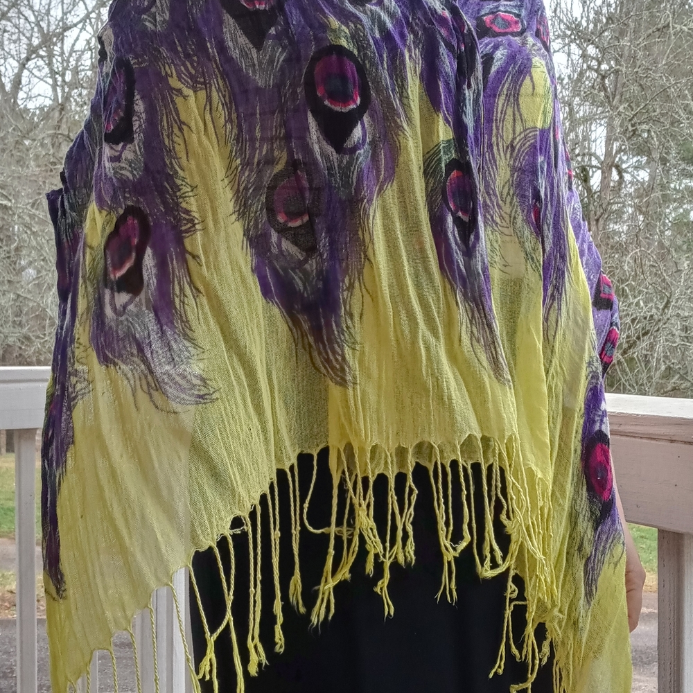 Peacock feathers scarf